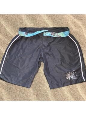 Wilson Y2K Floral Board Shorts from early 2000s | Size Small